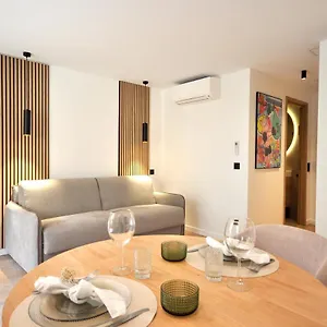  Appartement Monaco # Menton - Pool - Center - Private Parking - Clim - Fast Wifi - Solarium - Full Renovated - Beach & Sun -